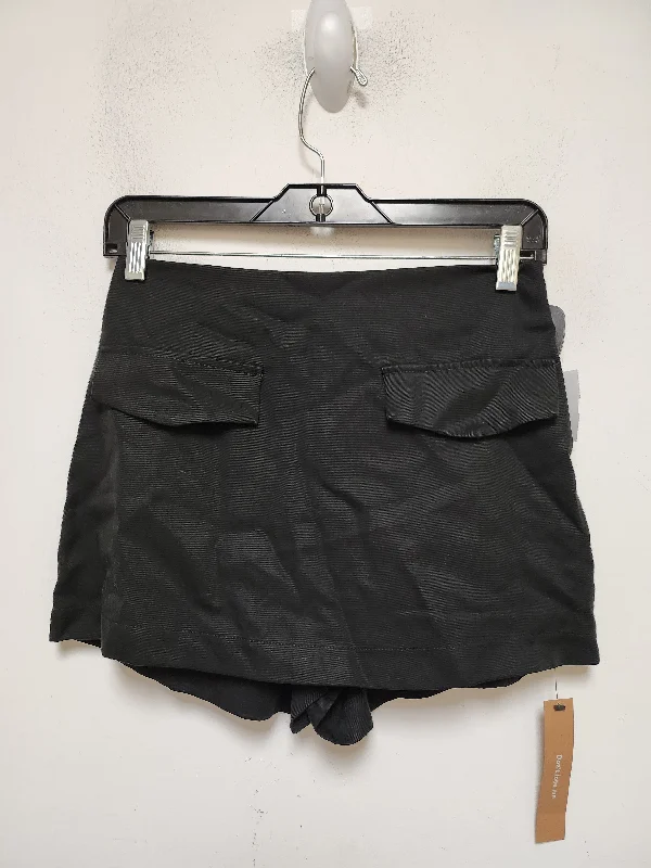 Shorts By Reformation In Black, Size: 0